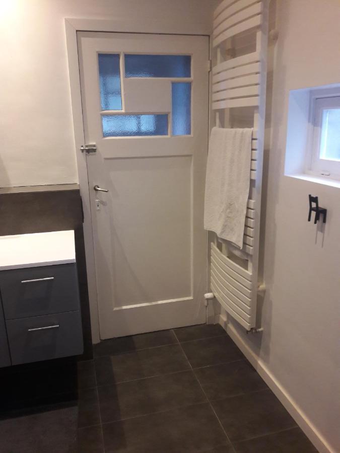 Un Grand Jardin En Ville. Chez Guy Uccle Exterior photo